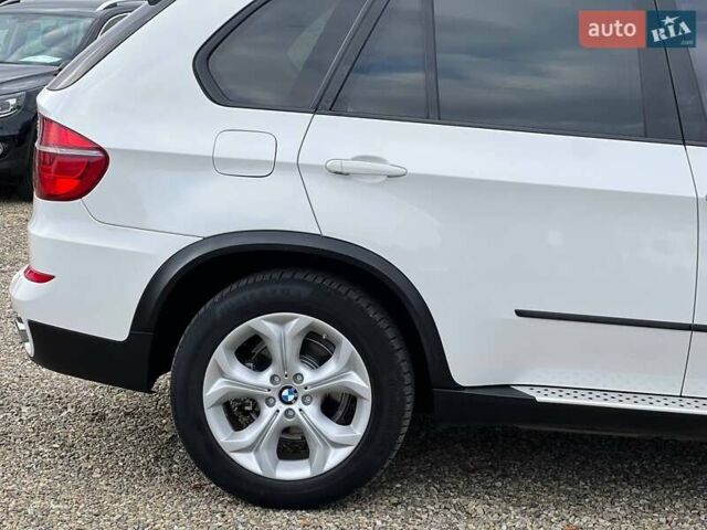Белый БМВ Х5, объемом двигателя 3 л и пробегом 223 тыс. км за 15800 $, фото 12 на Automoto.ua