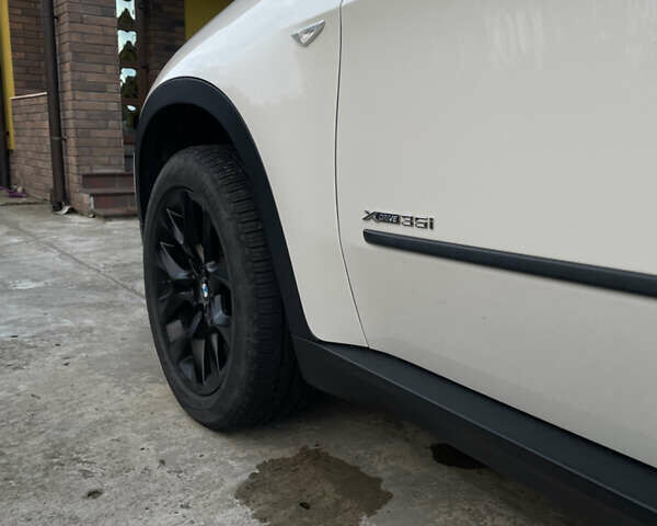 Белый БМВ Х5, объемом двигателя 3 л и пробегом 205 тыс. км за 13999 $, фото 13 на Automoto.ua