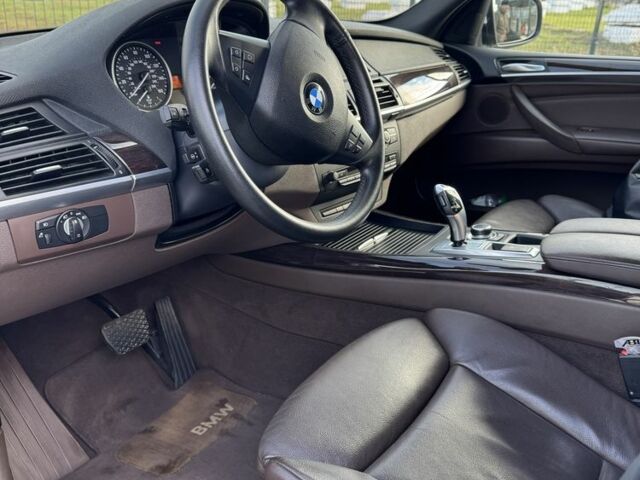 Белый БМВ Х5, объемом двигателя 3 л и пробегом 204 тыс. км за 19500 $, фото 13 на Automoto.ua