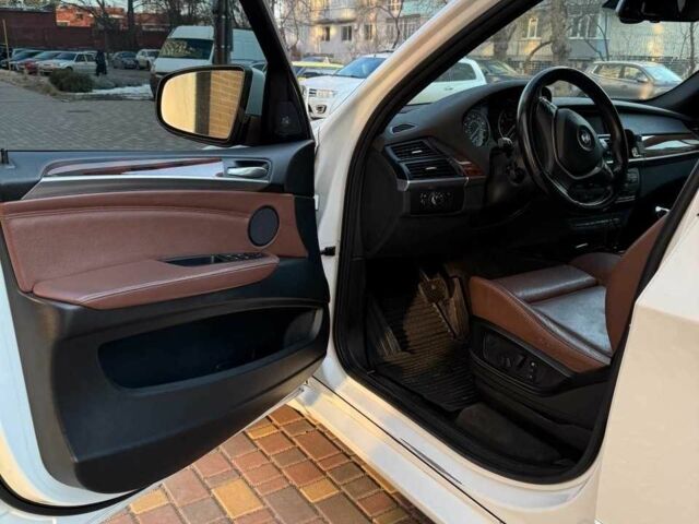 Білий БМВ Х5, об'ємом двигуна 3 л та пробігом 187 тис. км за 12500 $, фото 8 на Automoto.ua