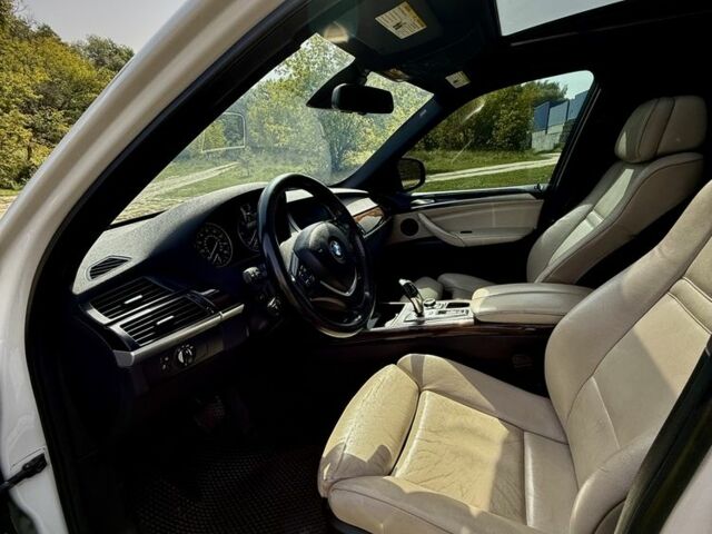 Белый БМВ Х5, объемом двигателя 3 л и пробегом 360 тыс. км за 14200 $, фото 5 на Automoto.ua