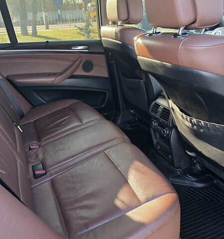 Белый БМВ Х5, объемом двигателя 2.98 л и пробегом 270 тыс. км за 14500 $, фото 13 на Automoto.ua