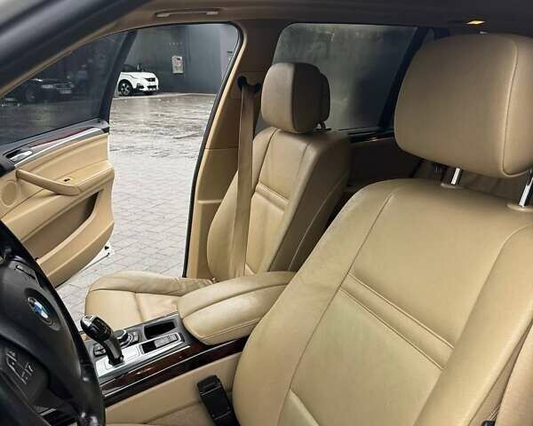 Білий БМВ Х5, об'ємом двигуна 3 л та пробігом 238 тис. км за 15500 $, фото 17 на Automoto.ua