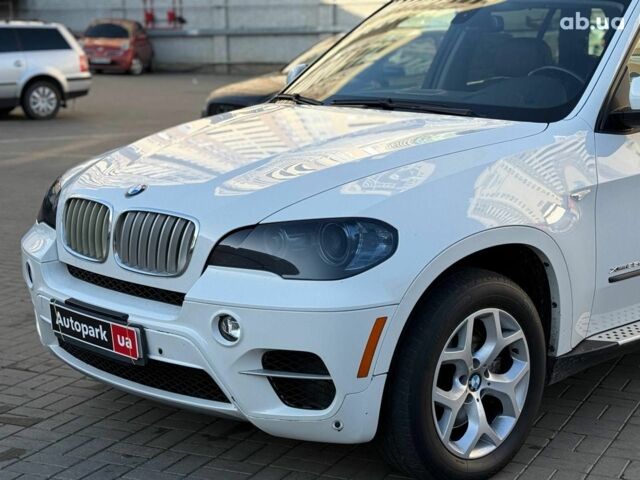 Белый БМВ Х5, объемом двигателя 3 л и пробегом 155 тыс. км за 19440 $, фото 3 на Automoto.ua