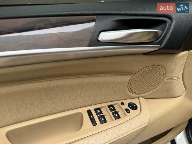 БМВ Х5 2011 в Киеве на Automoto.ua Белый БМВ Х5, объемом двигателя 2.98 л и пробегом 265 тыс. км за 15990 $, фото 16 на Automoto.ua