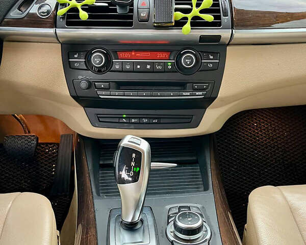 Белый БМВ Х5, объемом двигателя 2.99 л и пробегом 307 тыс. км за 15900 $, фото 19 на Automoto.ua