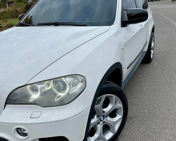 Белый БМВ Х5, объемом двигателя 2.99 л и пробегом 307 тыс. км за 15900 $, фото 5 на Automoto.ua