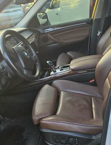 Белый БМВ Х5, объемом двигателя 2.98 л и пробегом 175 тыс. км за 16500 $, фото 14 на Automoto.ua