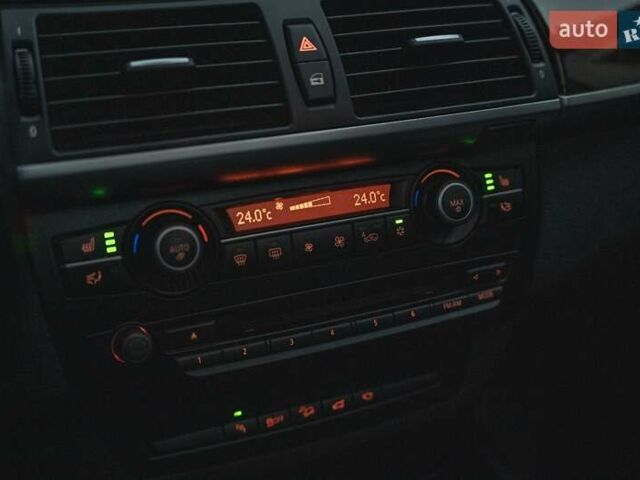 Білий БМВ Х5, об'ємом двигуна 3 л та пробігом 204 тис. км за 18999 $, фото 50 на Automoto.ua