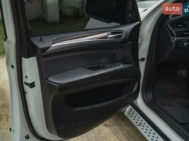 Білий БМВ Х5, об'ємом двигуна 3 л та пробігом 204 тис. км за 18999 $, фото 45 на Automoto.ua