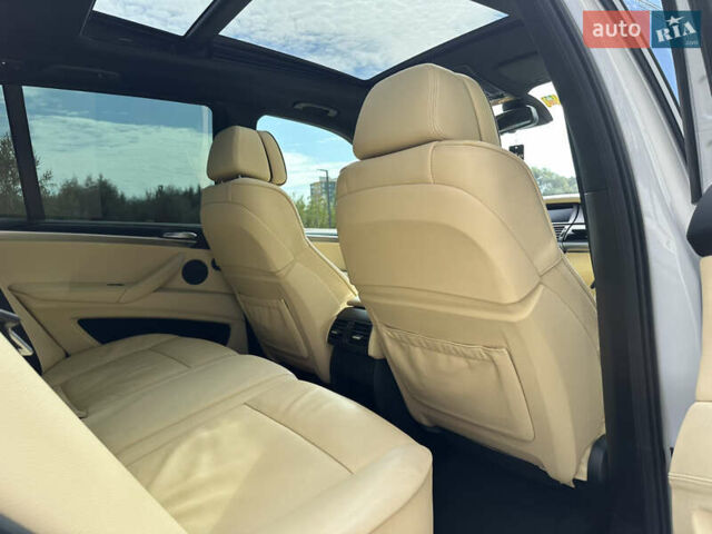 Белый БМВ Х5, объемом двигателя 3 л и пробегом 245 тыс. км за 23000 $, фото 33 на Automoto.ua