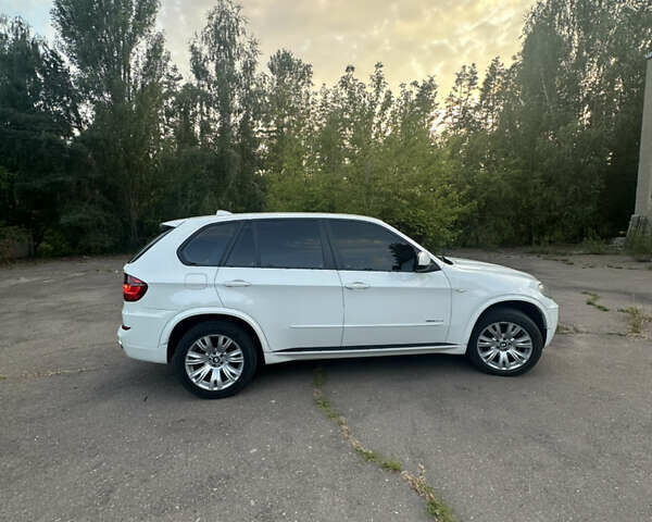 Белый БМВ Х5, объемом двигателя 2.99 л и пробегом 270 тыс. км за 18200 $, фото 6 на Automoto.ua