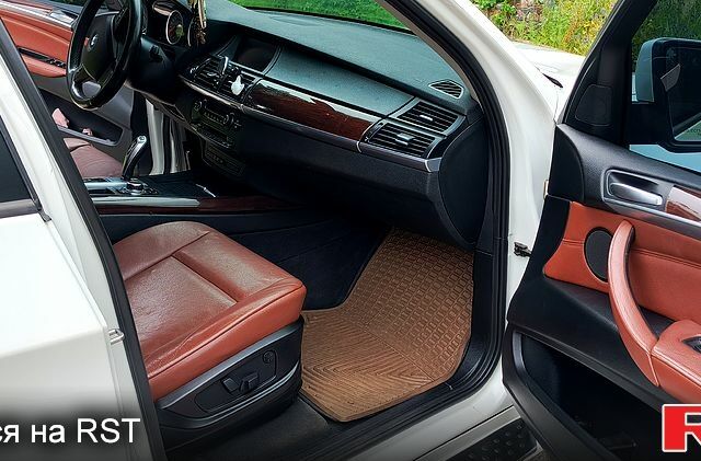 Белый БМВ Х5, объемом двигателя 3 л и пробегом 280 тыс. км за 15000 $, фото 11 на Automoto.ua