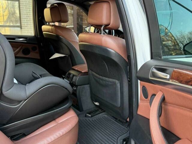 Білий БМВ Х5, об'ємом двигуна 3 л та пробігом 187 тис. км за 12500 $, фото 3 на Automoto.ua