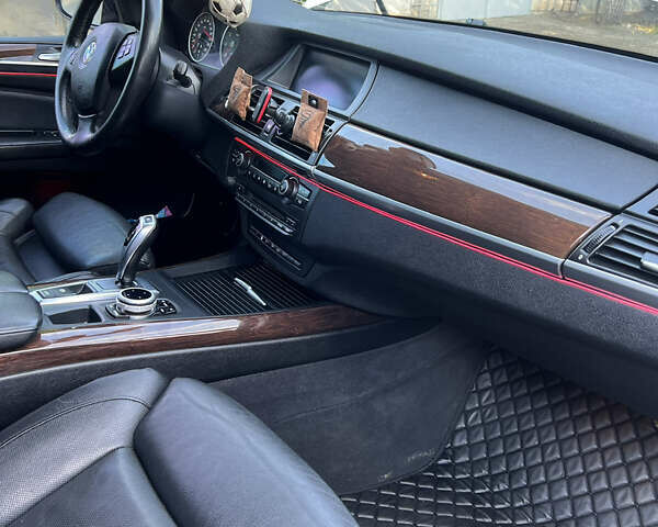 Белый БМВ Х5, объемом двигателя 2.98 л и пробегом 175 тыс. км за 16000 $, фото 49 на Automoto.ua