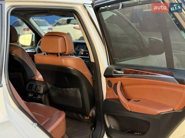 Белый БМВ Х5, объемом двигателя 3 л и пробегом 155 тыс. км за 19440 $, фото 18 на Automoto.ua