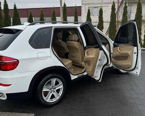 Білий БМВ Х5, об'ємом двигуна 3 л та пробігом 238 тис. км за 15500 $, фото 13 на Automoto.ua
