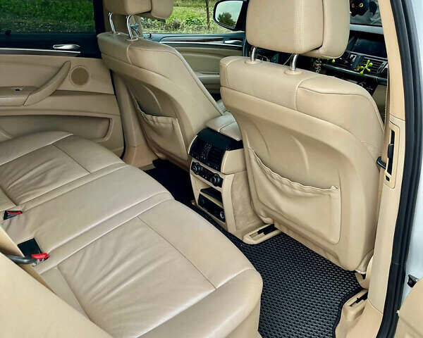 Белый БМВ Х5, объемом двигателя 2.99 л и пробегом 307 тыс. км за 15900 $, фото 33 на Automoto.ua