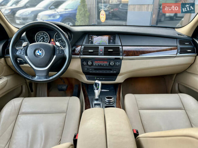 Белый БМВ Х5, объемом двигателя 3 л и пробегом 272 тыс. км за 15500 $, фото 8 на Automoto.ua