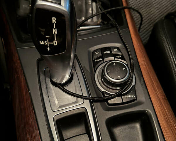 Белый БМВ Х5, объемом двигателя 4.4 л и пробегом 370 тыс. км за 15000 $, фото 2 на Automoto.ua