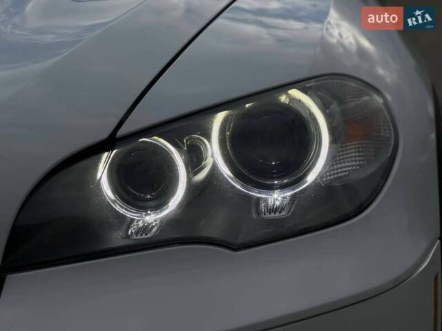 Белый БМВ Х5, объемом двигателя 3 л и пробегом 223 тыс. км за 15800 $, фото 15 на Automoto.ua