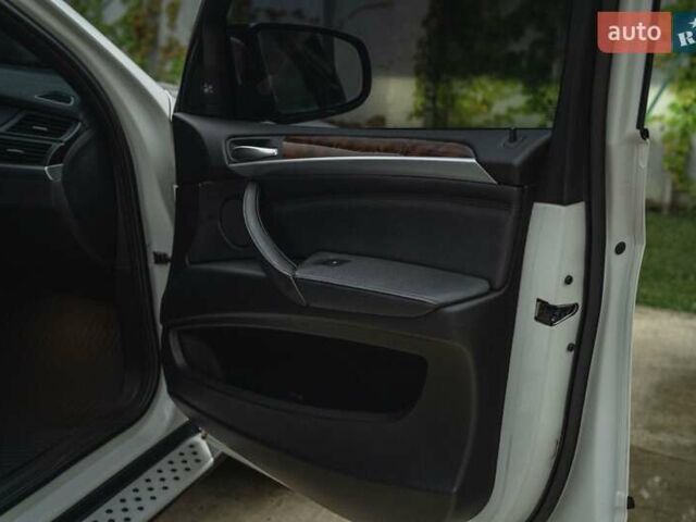 Білий БМВ Х5, об'ємом двигуна 3 л та пробігом 204 тис. км за 18999 $, фото 47 на Automoto.ua