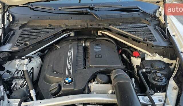 Белый БМВ Х5, объемом двигателя 2.98 л и пробегом 175 тыс. км за 16500 $, фото 4 на Automoto.ua