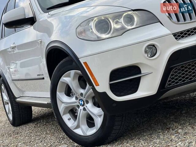 Белый БМВ Х5, объемом двигателя 3 л и пробегом 223 тыс. км за 15800 $, фото 13 на Automoto.ua