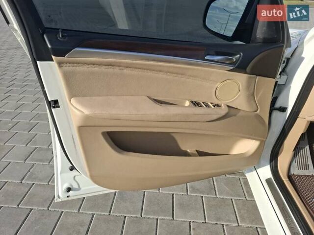 Белый БМВ Х5, объемом двигателя 2.98 л и пробегом 189 тыс. км за 13999 $, фото 8 на Automoto.ua