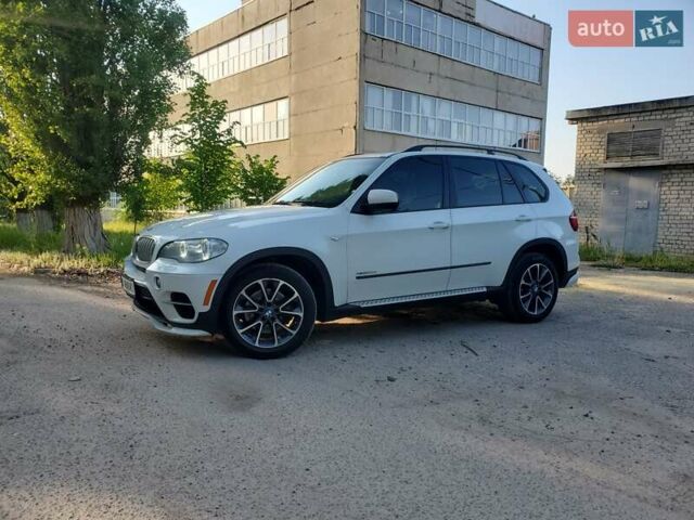 Белый БМВ Х5, объемом двигателя 3 л и пробегом 238 тыс. км за 18999 $, фото 6 на Automoto.ua