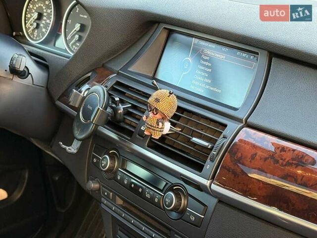 Белый БМВ Х5, объемом двигателя 3 л и пробегом 155 тыс. км за 19440 $, фото 22 на Automoto.ua