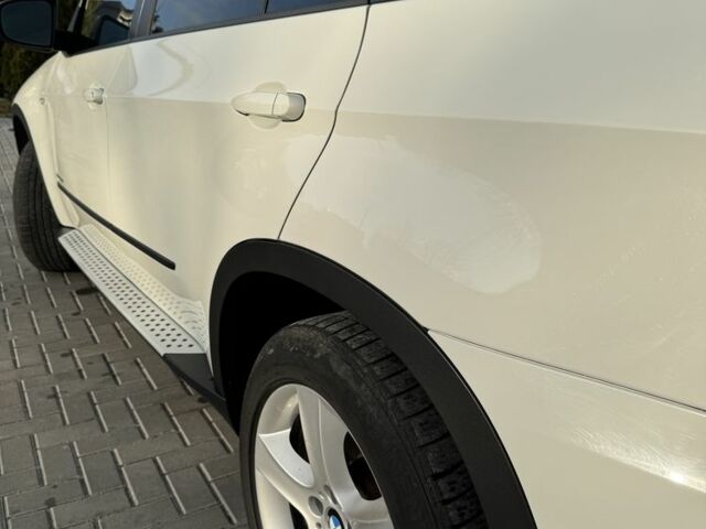 Белый БМВ Х5, объемом двигателя 3 л и пробегом 204 тыс. км за 19500 $, фото 3 на Automoto.ua