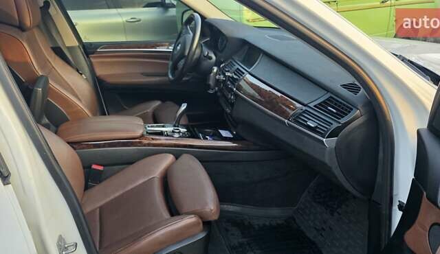 Белый БМВ Х5, объемом двигателя 2.98 л и пробегом 175 тыс. км за 16500 $, фото 5 на Automoto.ua