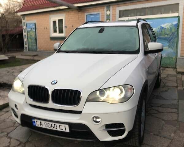 Белый БМВ Х5, объемом двигателя 3 л и пробегом 157 тыс. км за 16000 $, фото 4 на Automoto.ua