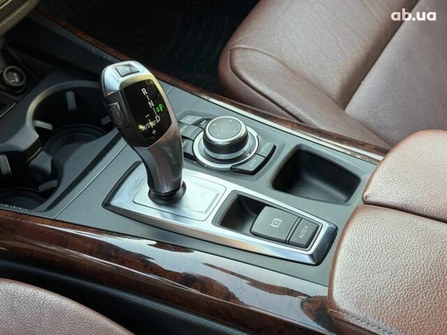 Белый БМВ Х5, объемом двигателя 3 л и пробегом 155 тыс. км за 19440 $, фото 13 на Automoto.ua