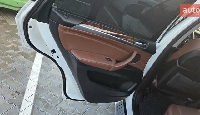 Белый БМВ Х5, объемом двигателя 2.98 л и пробегом 175 тыс. км за 16500 $, фото 13 на Automoto.ua