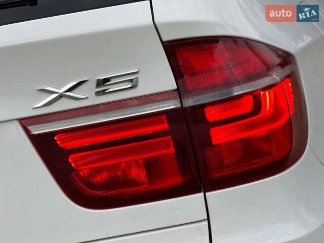 Белый БМВ Х5, объемом двигателя 3 л и пробегом 223 тыс. км за 15800 $, фото 14 на Automoto.ua