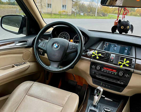 Белый БМВ Х5, объемом двигателя 2.99 л и пробегом 307 тыс. км за 15900 $, фото 15 на Automoto.ua