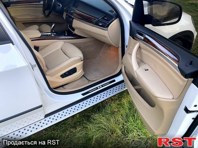 Білий БМВ Х5, об'ємом двигуна 3 л та пробігом 210 тис. км за 13999 $, фото 6 на Automoto.ua