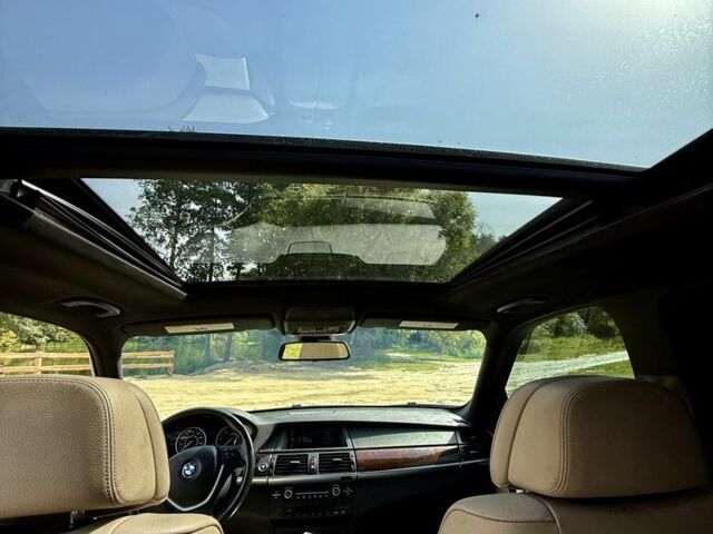 Белый БМВ Х5, объемом двигателя 3 л и пробегом 360 тыс. км за 14200 $, фото 6 на Automoto.ua