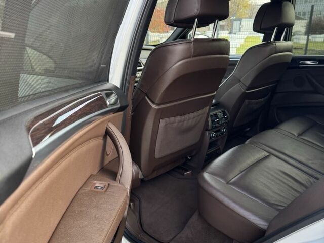 Белый БМВ Х5, объемом двигателя 3 л и пробегом 204 тыс. км за 19500 $, фото 15 на Automoto.ua