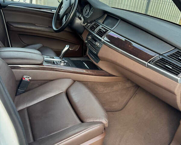 Білий БМВ Х5, об'ємом двигуна 3 л та пробігом 200 тис. км за 18500 $, фото 3 на Automoto.ua