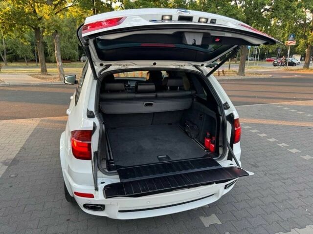 Белый БМВ Х5, объемом двигателя 3 л и пробегом 187 тыс. км за 4350 $, фото 5 на Automoto.ua