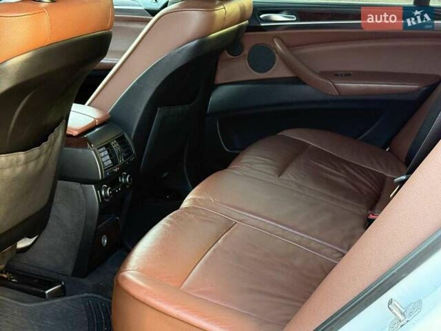 Белый БМВ Х5, объемом двигателя 3 л и пробегом 155 тыс. км за 19440 $, фото 15 на Automoto.ua