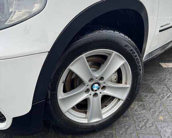 Білий БМВ Х5, об'ємом двигуна 3 л та пробігом 238 тис. км за 15500 $, фото 11 на Automoto.ua
