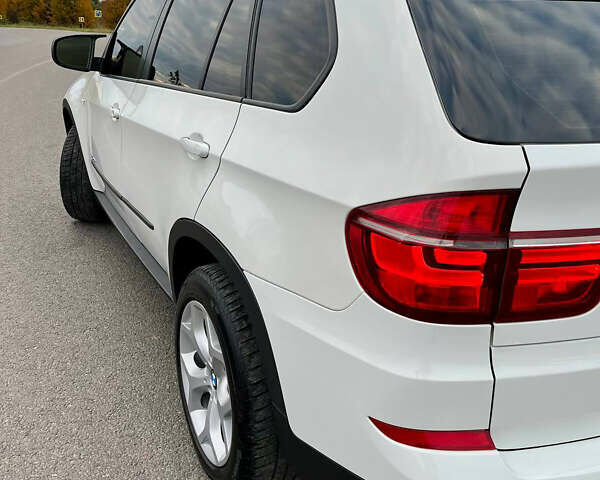 Белый БМВ Х5, объемом двигателя 2.99 л и пробегом 307 тыс. км за 15900 $, фото 6 на Automoto.ua