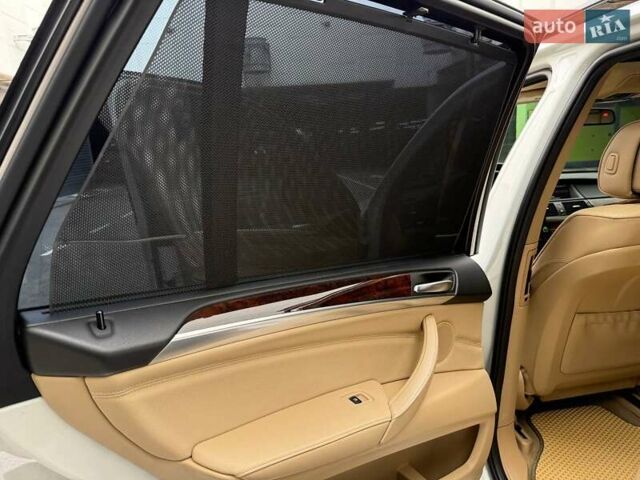 БМВ Х5 2011 в Киеве на Automoto.ua Белый БМВ Х5, объемом двигателя 2.98 л и пробегом 265 тыс. км за 15990 $, фото 15 на Automoto.ua