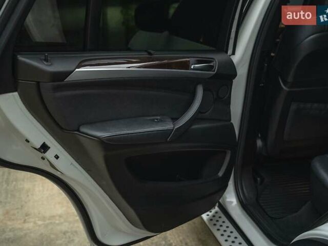 Білий БМВ Х5, об'ємом двигуна 2.99 л та пробігом 202 тис. км за 21500 $, фото 38 на Automoto.ua