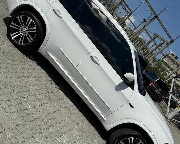 Белый БМВ Х5, объемом двигателя 2.98 л и пробегом 267 тыс. км за 19500 $, фото 2 на Automoto.ua