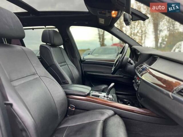 Белый БМВ Х5, объемом двигателя 3 л и пробегом 223 тыс. км за 15800 $, фото 16 на Automoto.ua